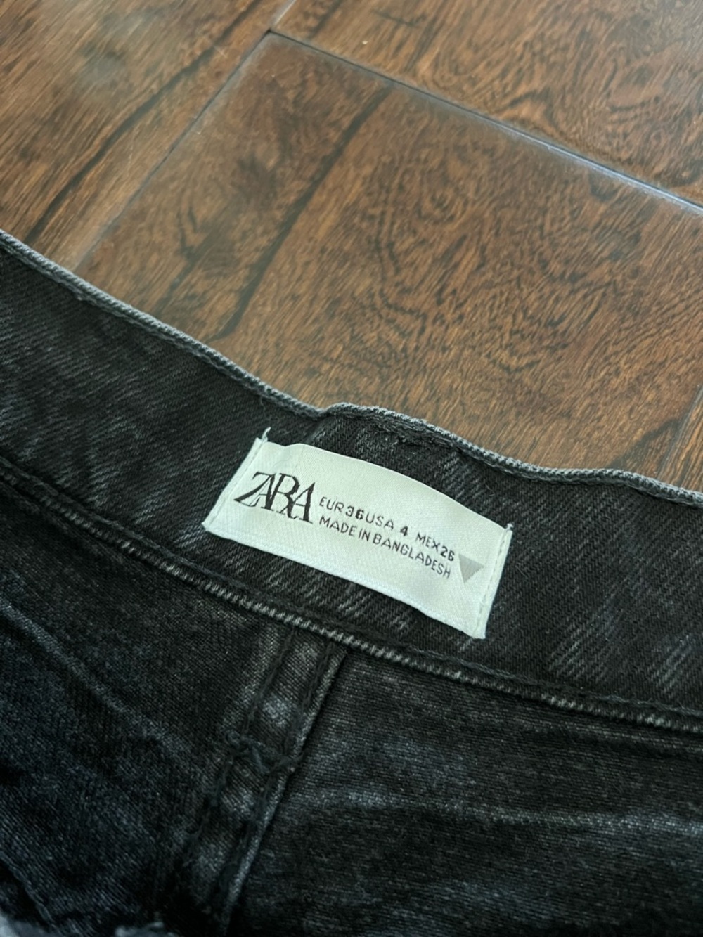 Zara Black Distressed High-Rise Denim Shorts - Picture 2 of 4